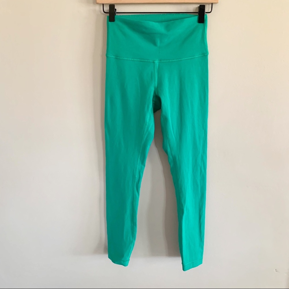 Lululemon • bright green leggings 7/8 length